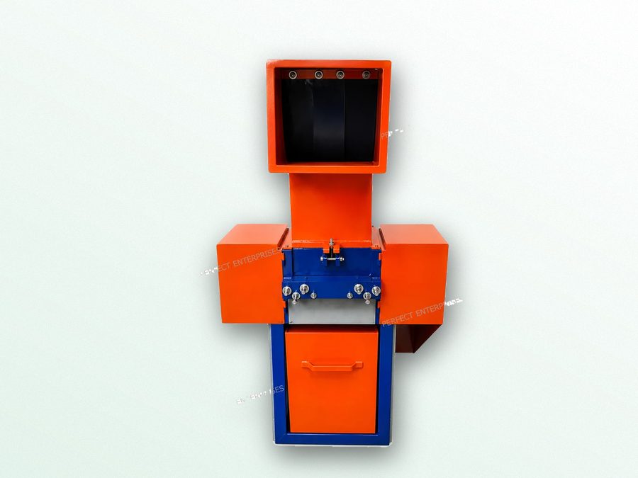 Machine that turns plastic waste back into reusable raw material